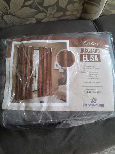 Vendo cortina jacquard nova na embalagem
