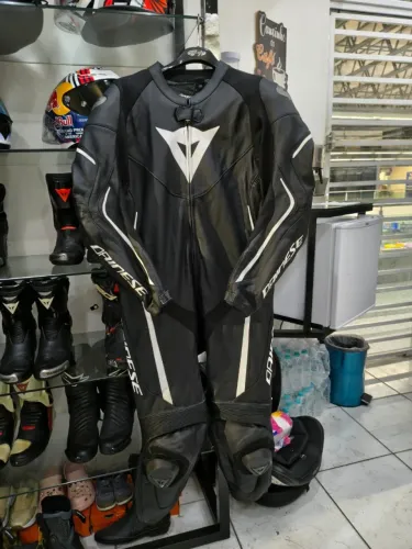 Macacão Dainese 58 Eur uma peça assen novo