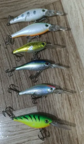 Kit de iscas 5 Fusion Shad / 1 Rapala.