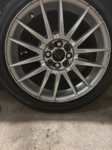 Rodas 17 universal Peneus 205 50 vendo troco 