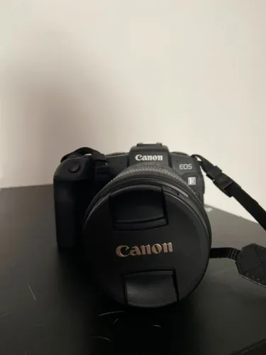 Canon EOS Rp RF 24-105mm f/4-7.1 IS STM mirrorless cor preto