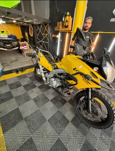Suzuki Vstrom dl 1000