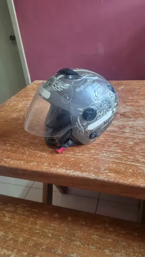 Vendo capacete de moto.