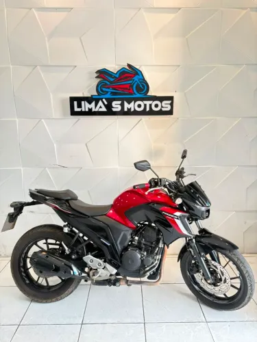 VENDO OU TROCO YAMAHA FAZER 250 2024 ( LIMAS MOTOS)