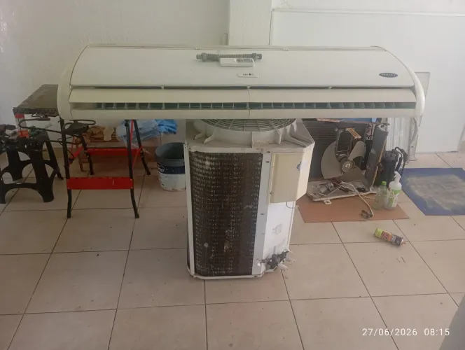 A condicionado piso teto 58000 btu Carrier, trifásico 220V