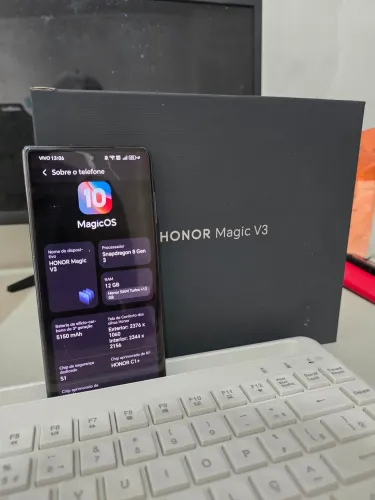 Honor Magic V3