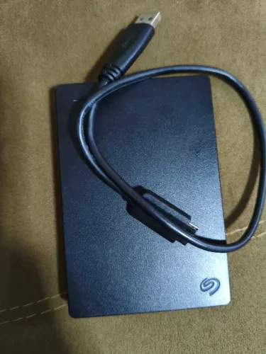HD externo Seagate 2TB.