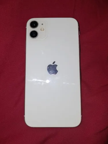 IPhone 11 com defeito leia a descrição.