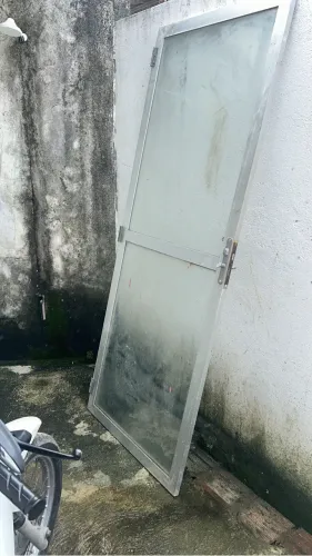 Porta de alumínio