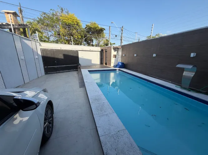 CASA DUPLEX FRENTE LAGO JACAREY