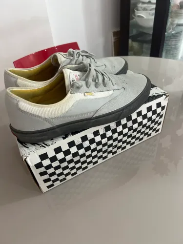 Tênis vans off the wall