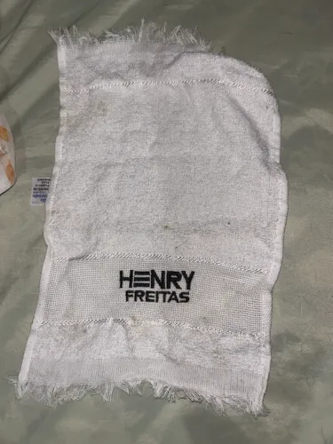 Toalhinha Henry Freitas 