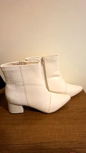 Bota feminina off White 