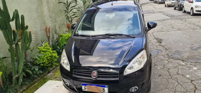 Fiat Idea Attractive 1.4 Fire Flex 8V 5P 2012