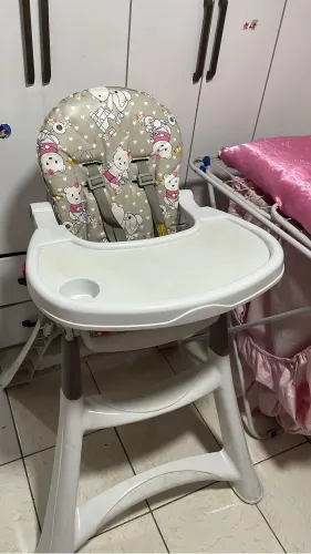 Cadeirinha de alimentação infantil