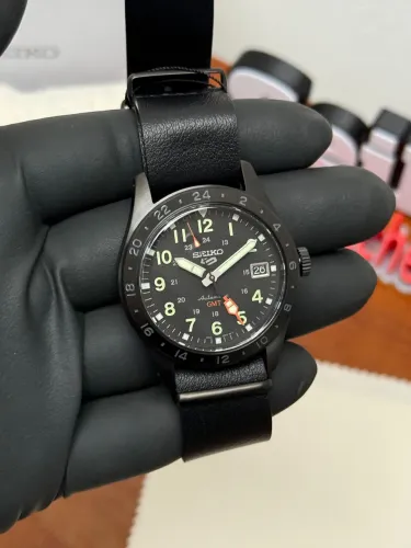 Relógio Seiko 5 Sports Field GMT