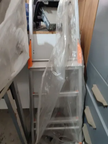 Escada de alumínio nova