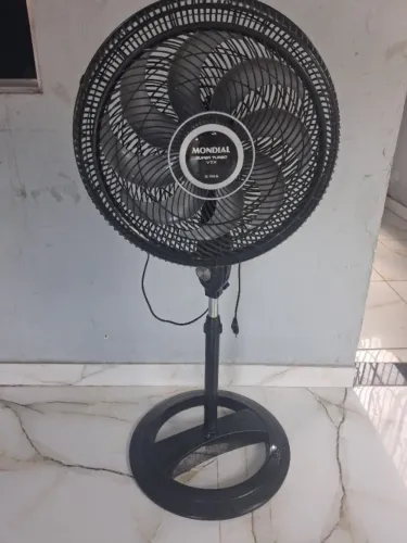 Ventilador de coluna Mondial super turbo 8 pás 60cm 3 velocidade cor preto e prata