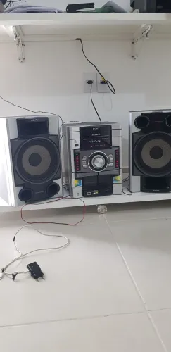 Som d Sony Genezi