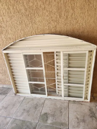 Vendo veneziana usada 1.5m e 6 janelas usadas 0,50/1,35 cm,todas com vidro