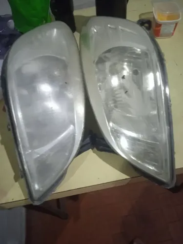 Vendo par de faróis do celta 