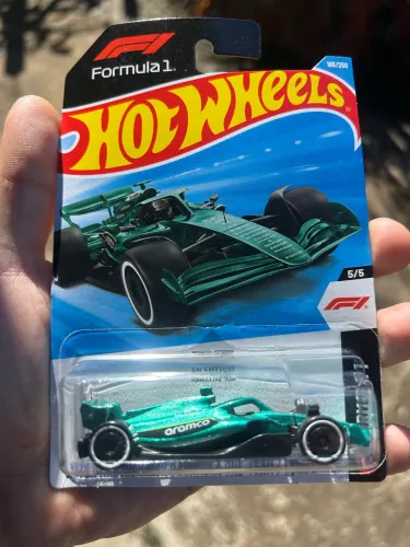 Hotwheels f1 aston + m4 gt3