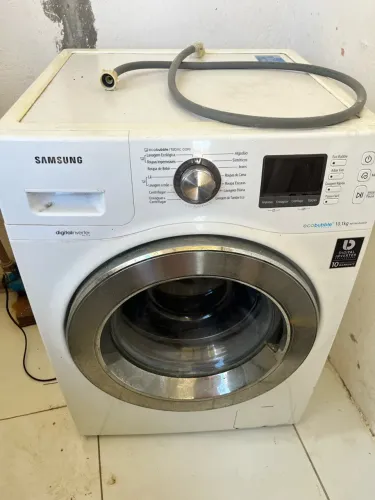 VENDE - SE MÁQUINA LAVA E SECA (sem funcionar)