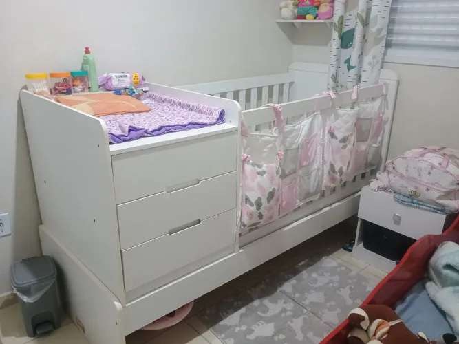 Vendo berço com gaveteiro e trocador