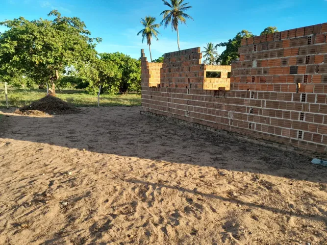 Vendo ou troco por moto terreno medindo 18x22m na Comunidade Parelhas em Lagoa Salgada RN