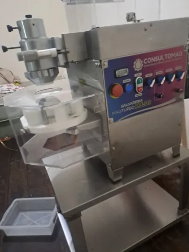 Vendo modeladora de salgados coxinhas,etc