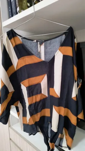 Camisa da marca Zinzane tamanho médio