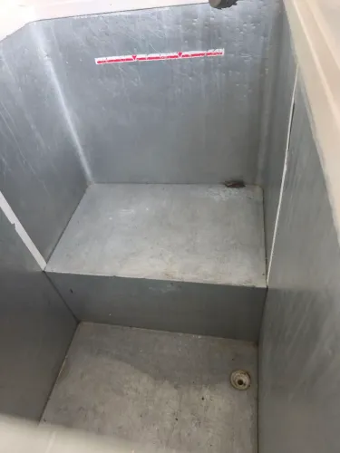Vendo um freezer em bom estado funcionando perfeitamente 600 l por 1550