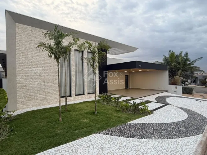 Casa Alto Padrão à Venda no Condomínio Ipês Amarelos