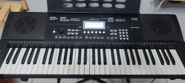 Teclado Roland Revas Kb330 +capa+fonte+suporte+sustain+banco, muito pouco usado