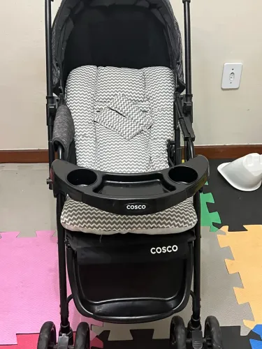 Vendo carrinho de bebê e bebê conforto em perfeito estado 