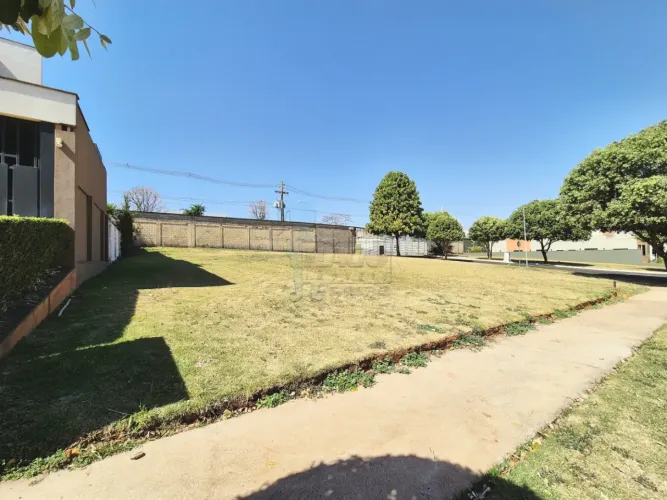Terreno de 488m² plano à venda em condomínio - Vila do Golf