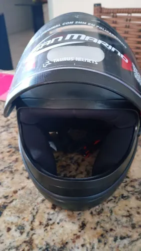 Vende-se capacete NUNCA USADO San Marino Tam 56 