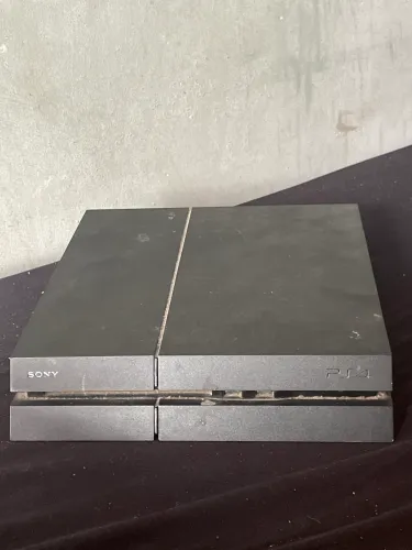 Vendo um ps4 slim