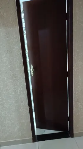 Porta com marco madeira usada