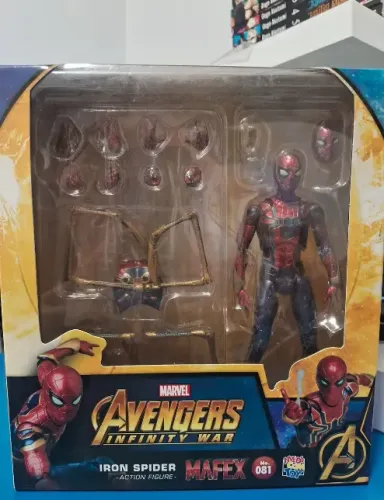 Boneco Mafex No.081 Aranha de Ferro
