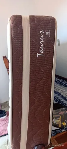 Vende  um colchão semi novo  de solteiro  