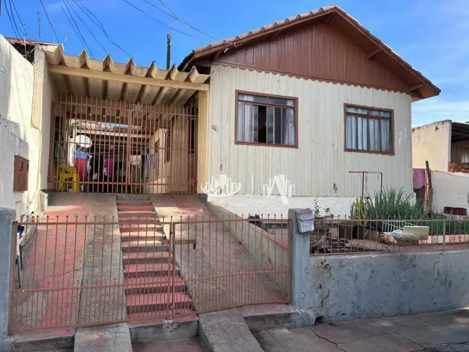 Casa com 3 Quartos à venda, 150 m² por R$ 317.000 - Sol - Londrina/PR