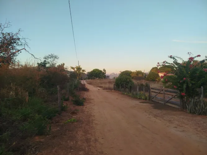 Vendo lote 470mt. Condomínio fechado 700 metros do lago serra da mesa