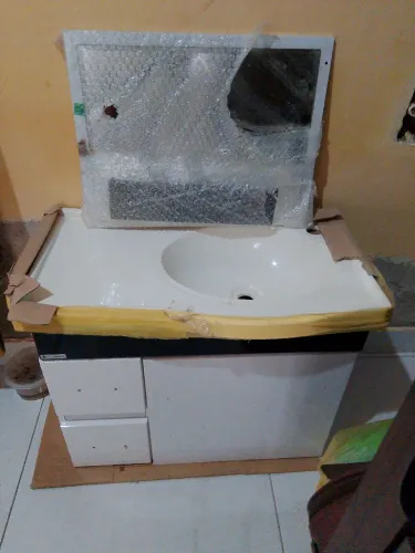 Vendo gabinete de banheiro novo 