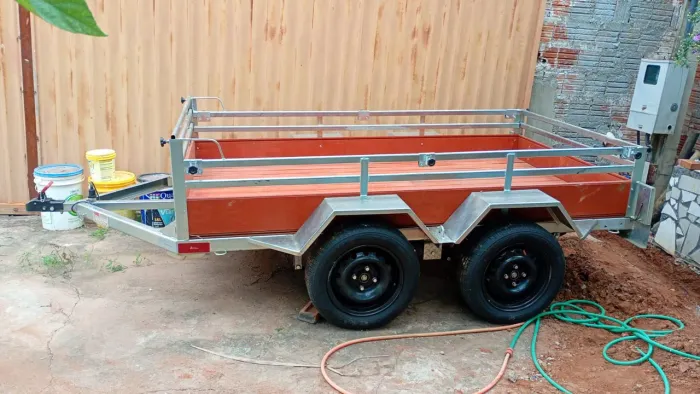Vendo carretinha nova 13mil  dois eixos trucada 
