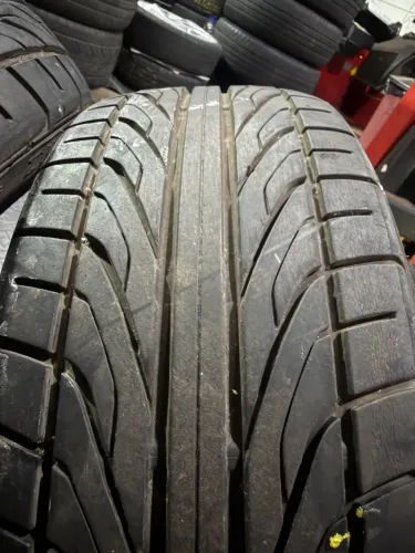 Par de pneus Dunlop aro 17