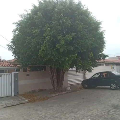 Oportunidade, Vendo Casa com 3 Quartos nos Bancários!