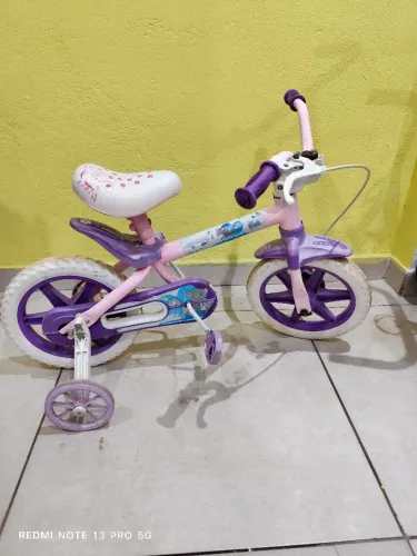 Bicicleta infantil menina