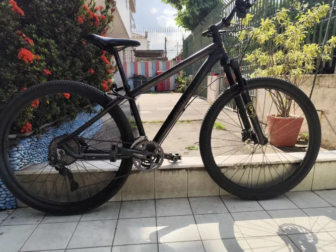 Bike Aro 29 Shimano Deore | Suspensão a Ar | Freio Hidráulico | Top
