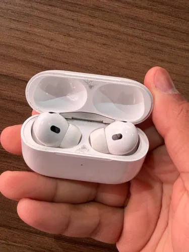 AirPods Pro Apple